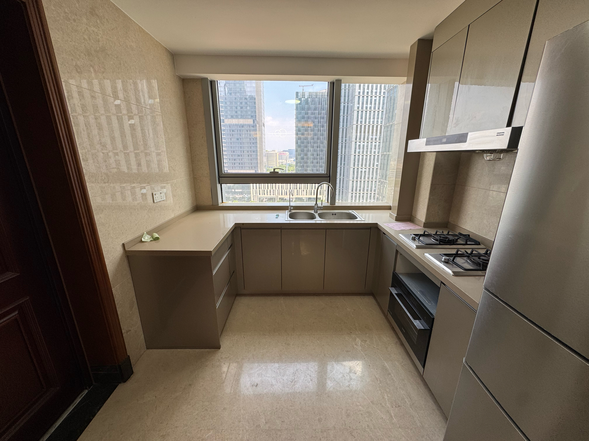 世贸中心 4室2厅3卫