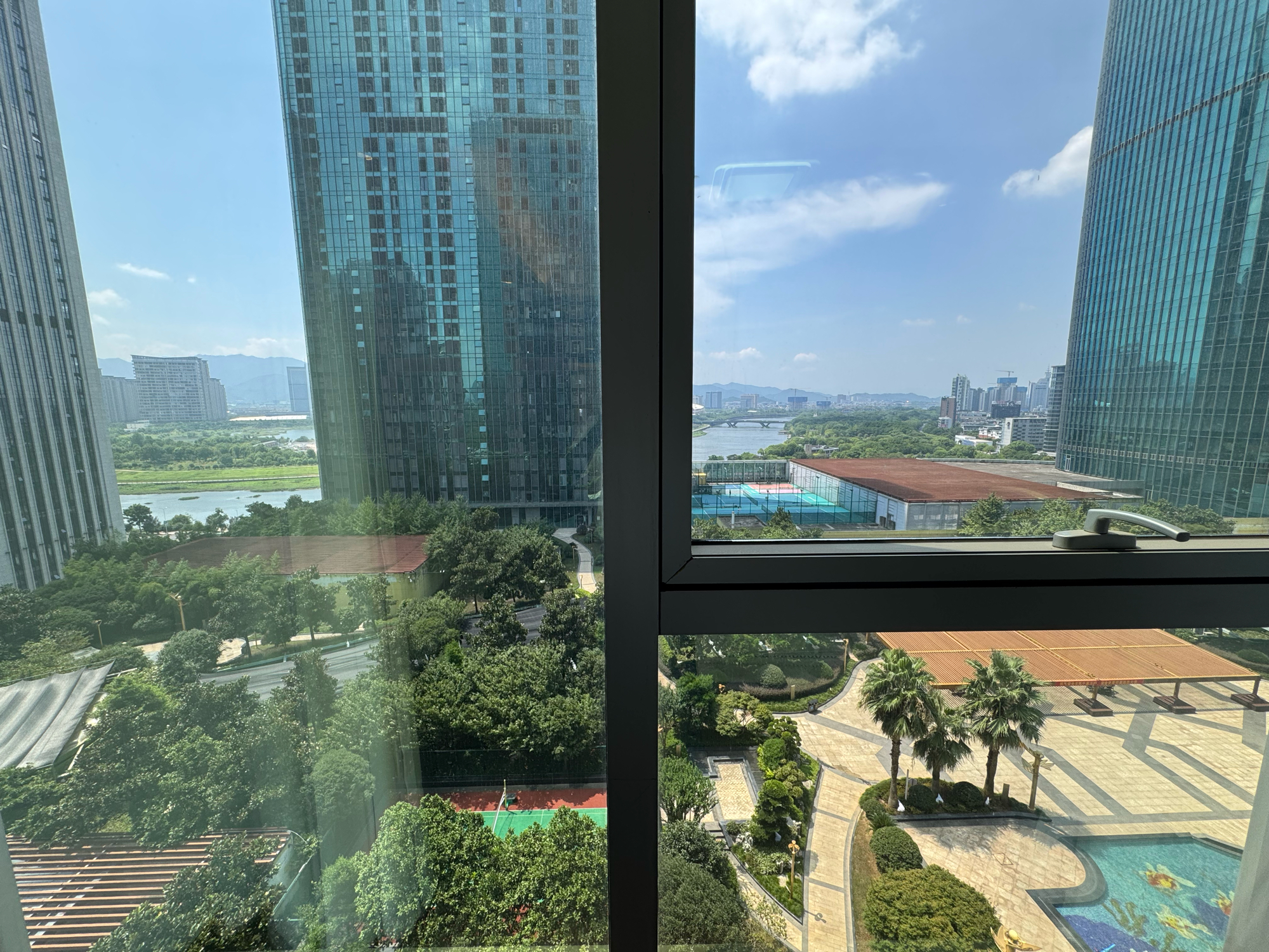 世贸中心 4室2厅3卫