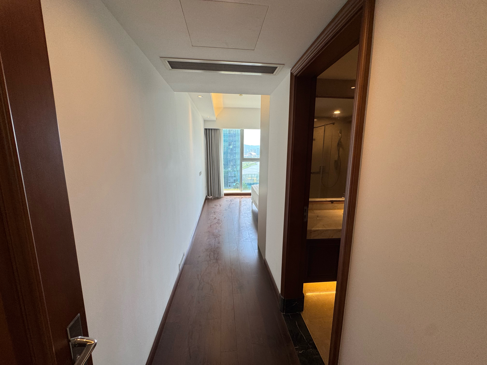 世贸中心 4室2厅3卫