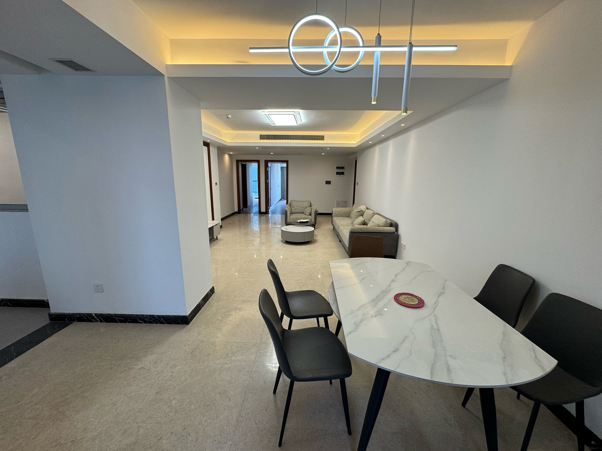 世贸中心 4室2厅3卫