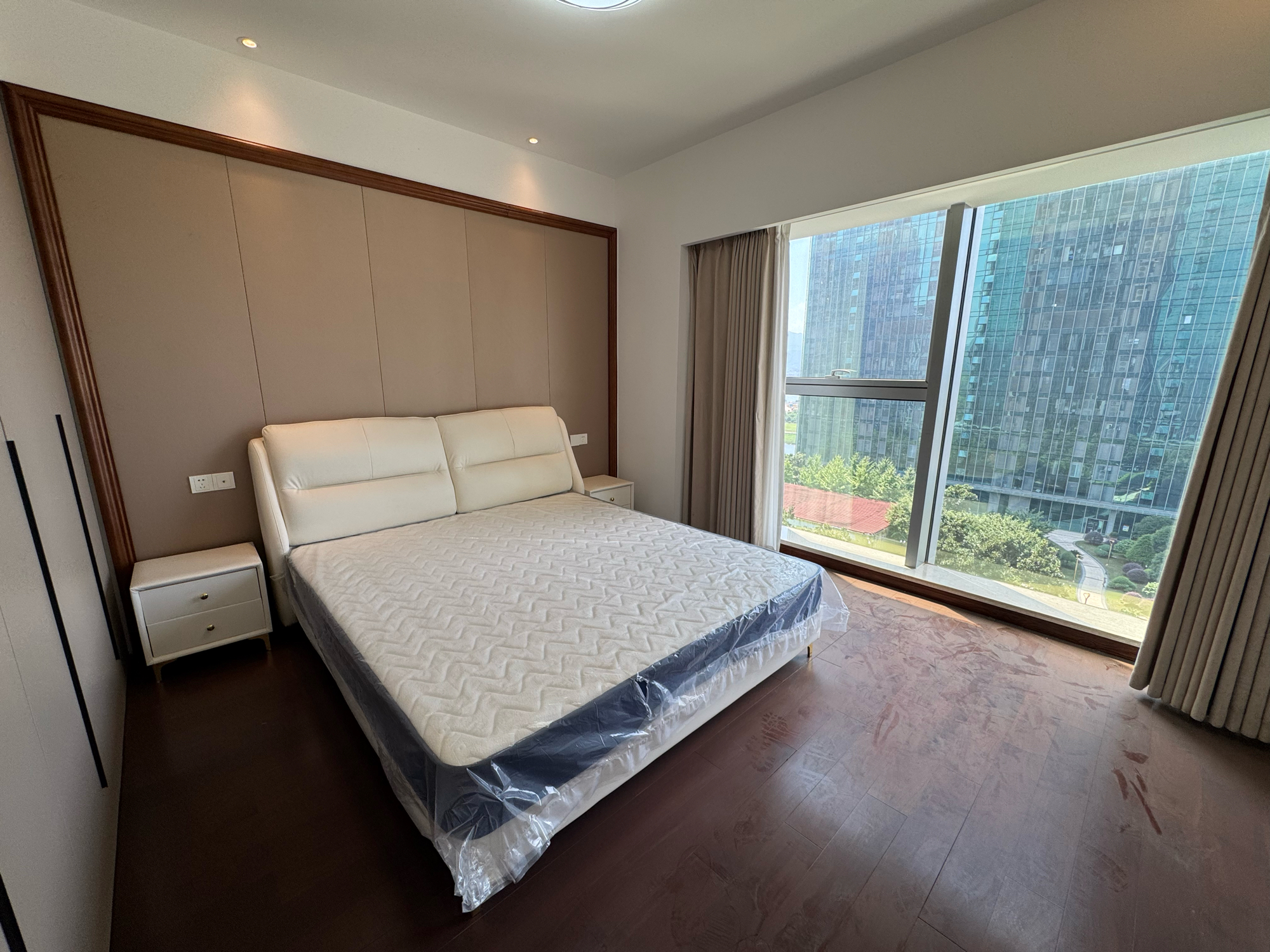 世贸中心 4室2厅3卫