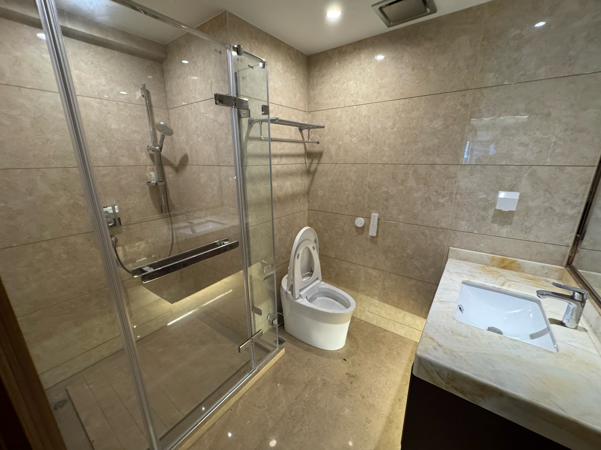 世贸中心 4室2厅3卫