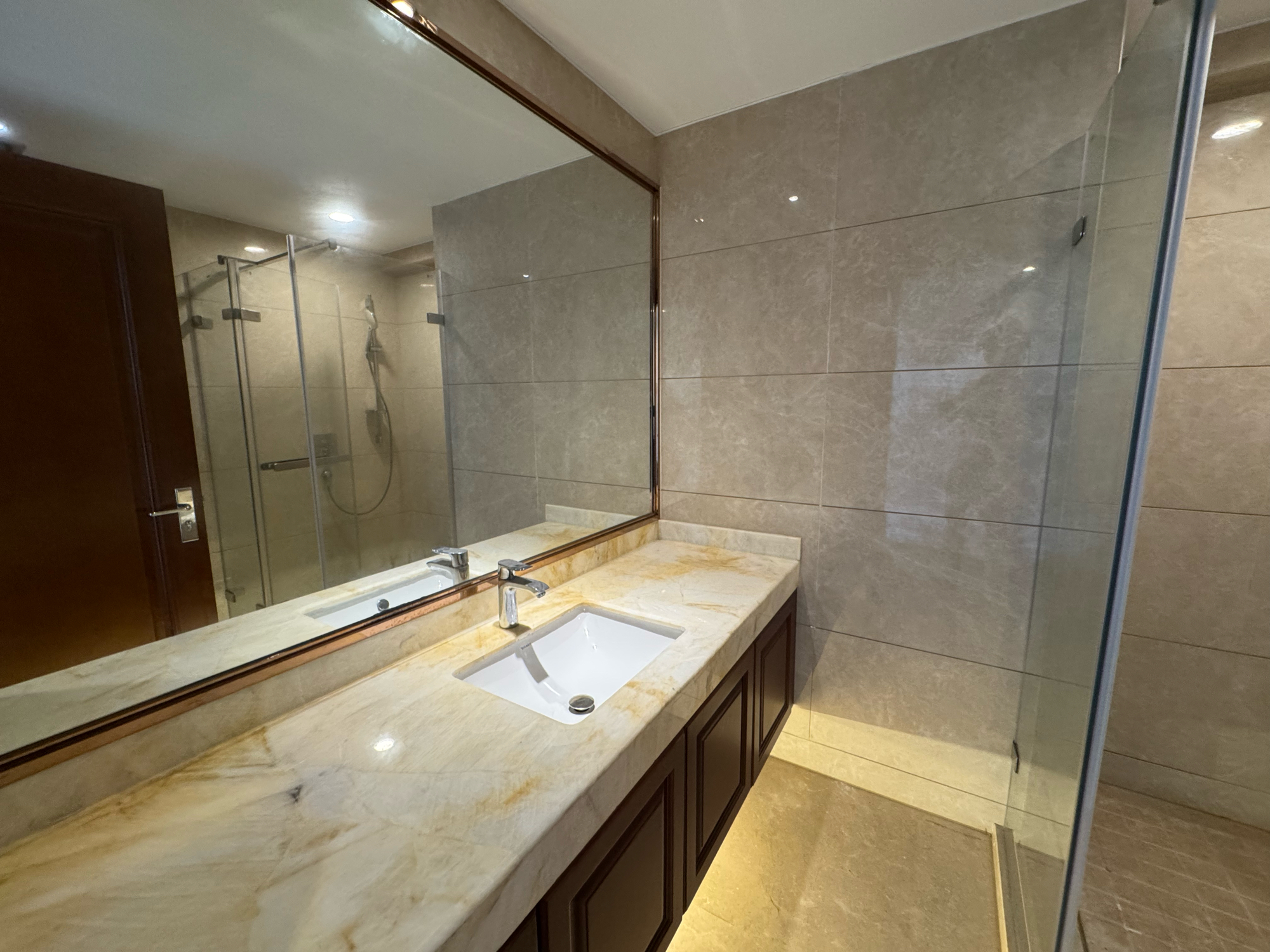 世贸中心 4室2厅3卫