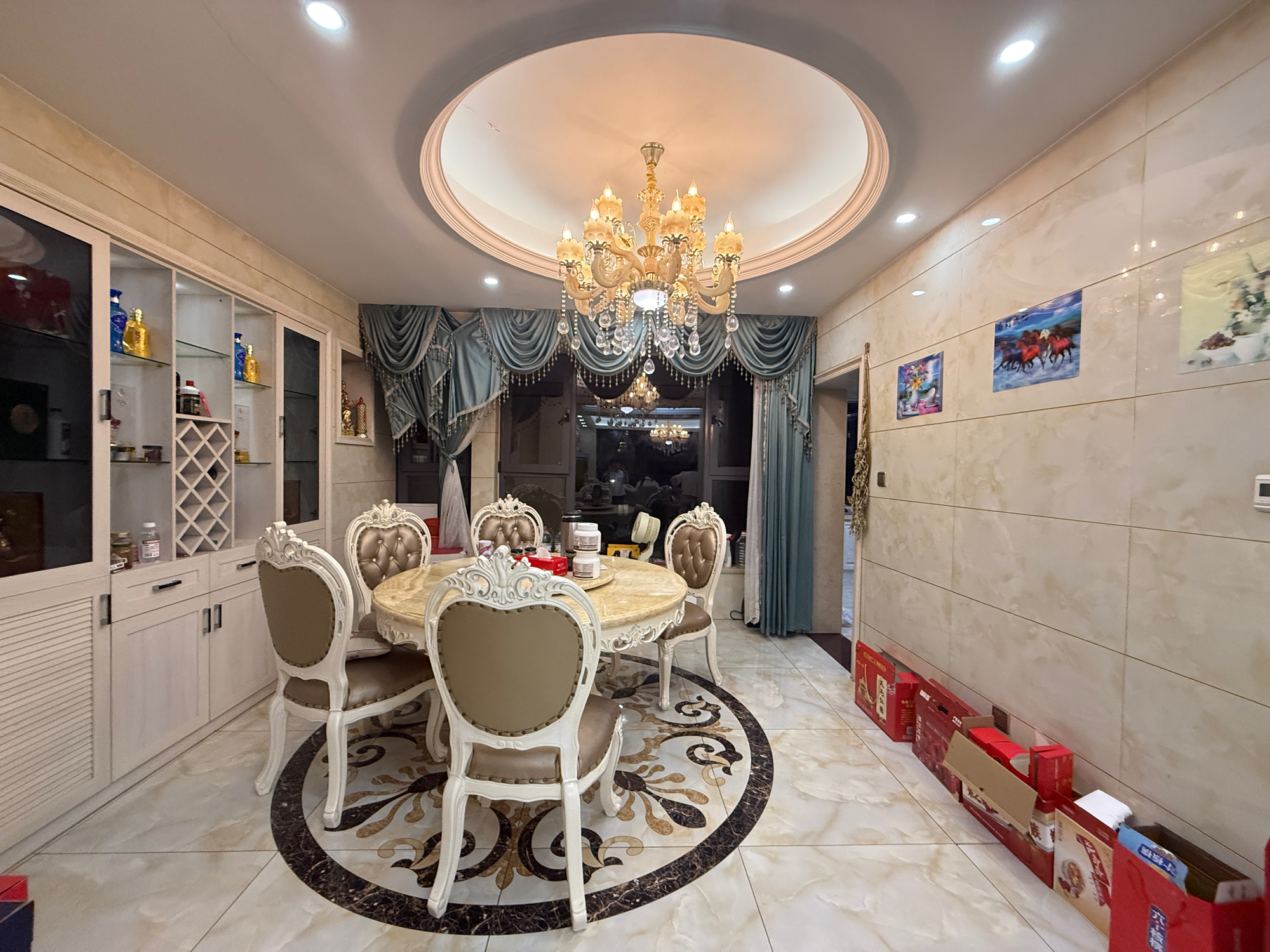 荷塘月色 4室2厅1卫