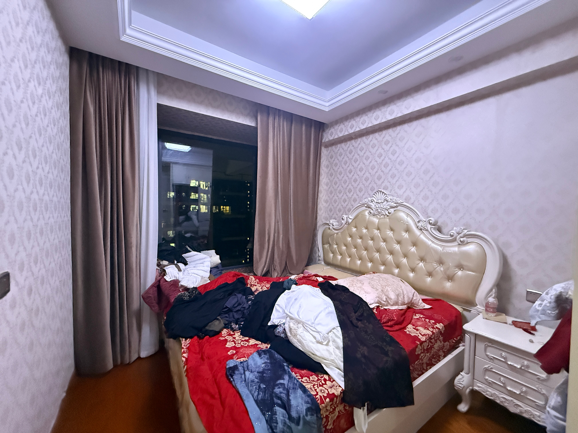 荷塘月色 4室2厅1卫