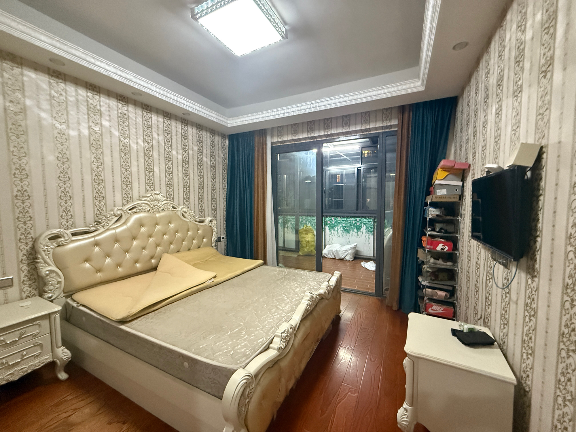 荷塘月色 4室2厅1卫