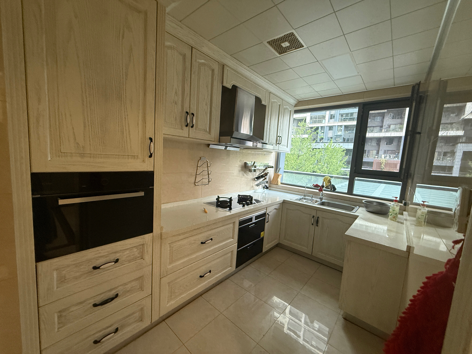 荷塘月色 4室2厅2卫