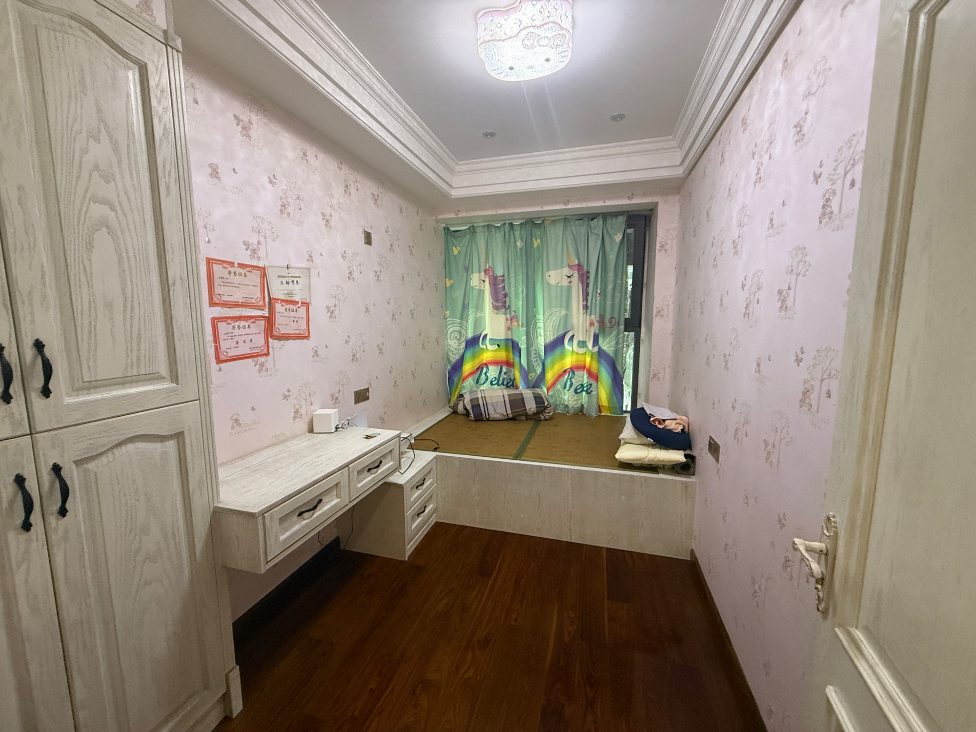 荷塘月色 4室2厅2卫