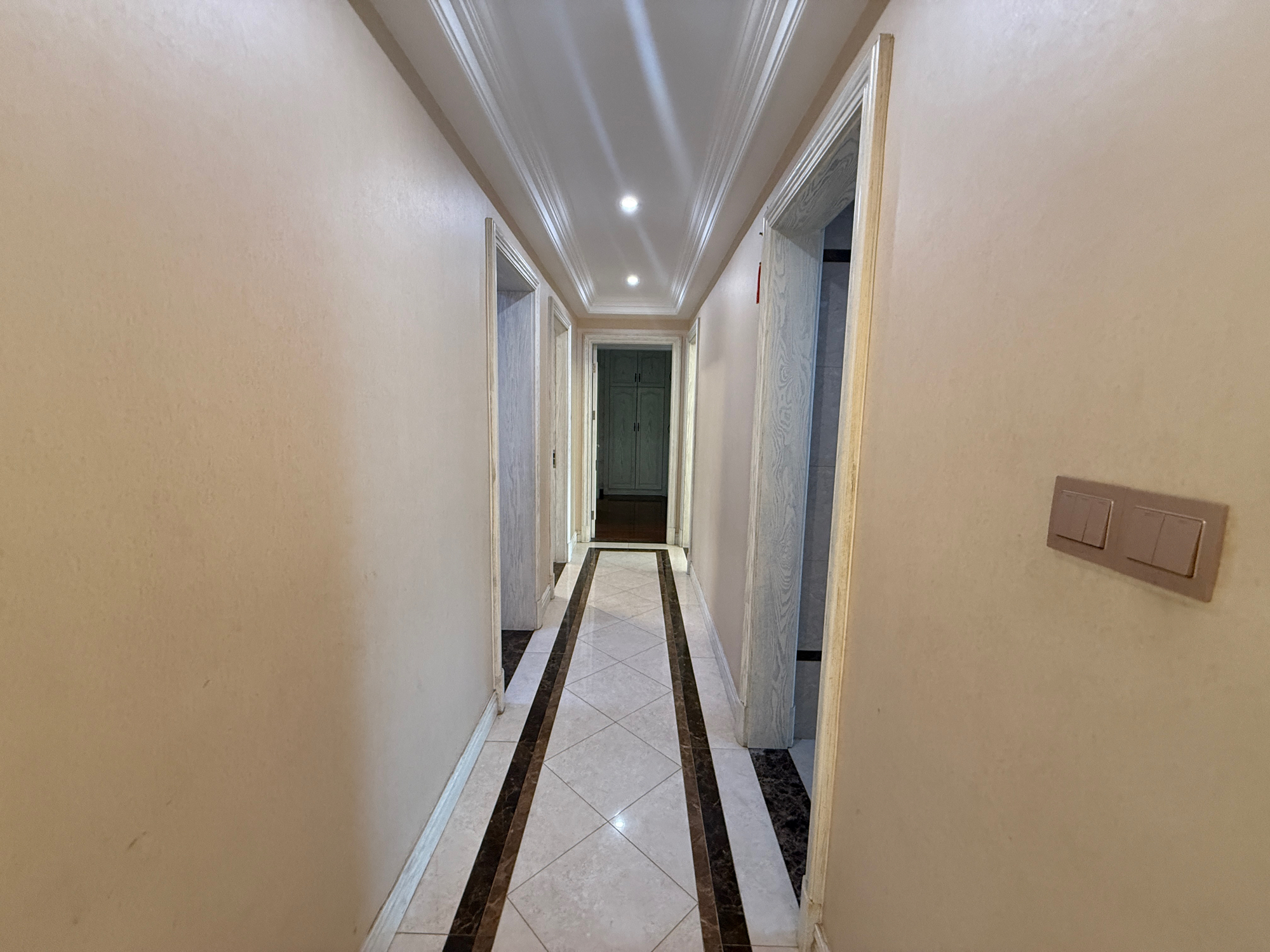 荷塘月色 4室2厅2卫