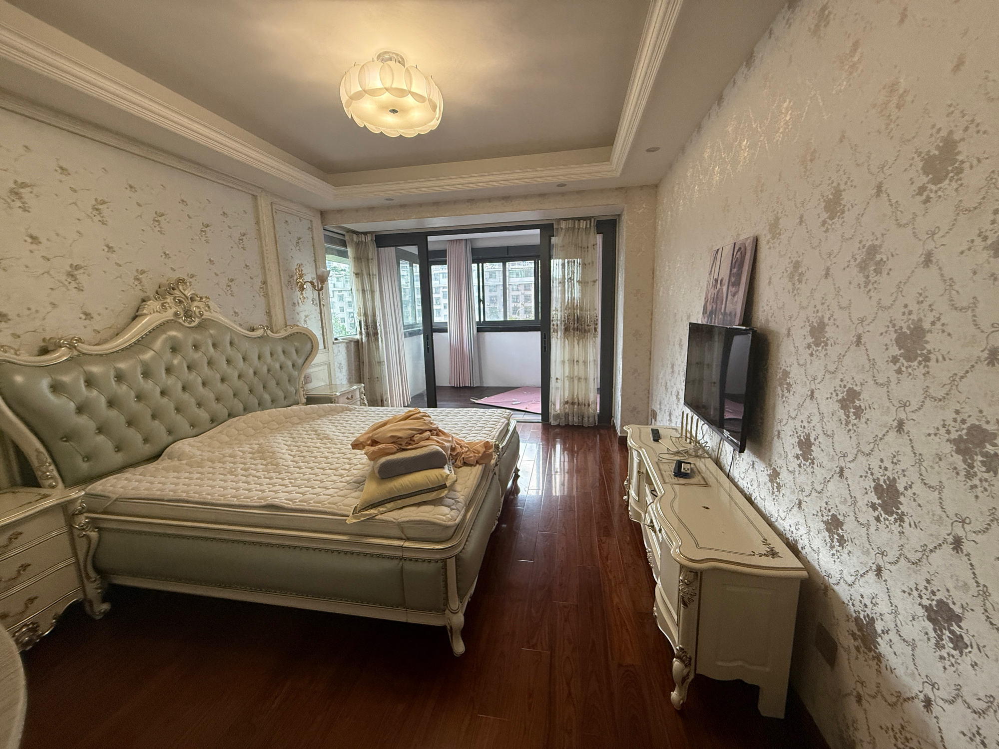 荷塘月色 4室2厅2卫