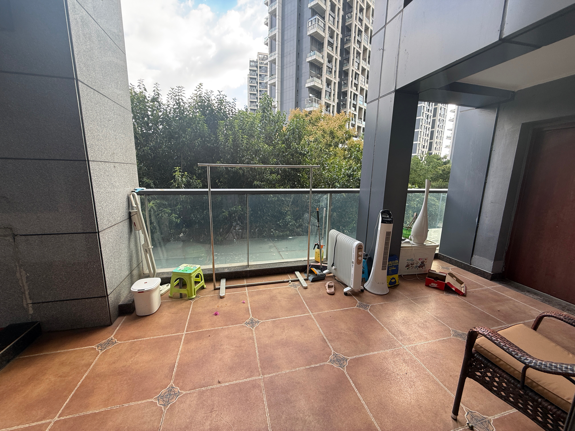 荷塘月色 4室2厅2卫