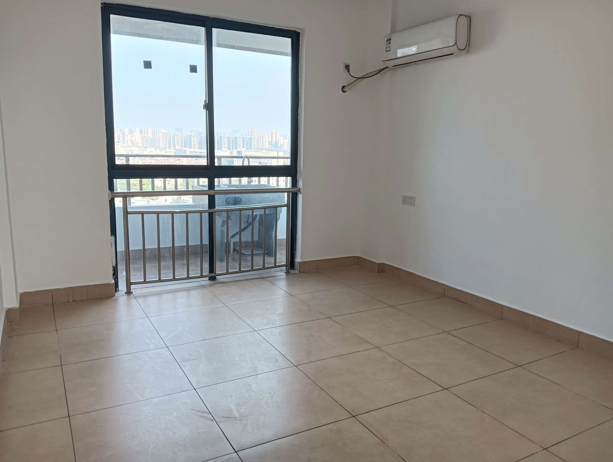 现代广场 2室1厅1卫