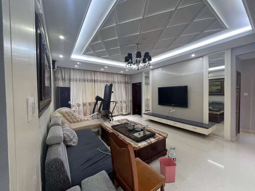 荷塘雅居 3室2厅1卫