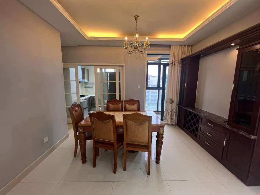 荷塘雅居 3室2厅1卫