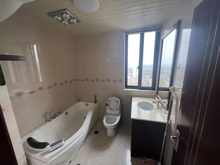 荷塘雅居 3室2厅1卫