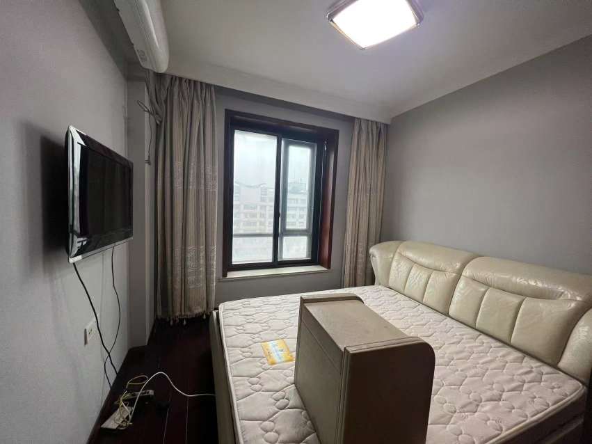 荷塘雅居 3室2厅1卫