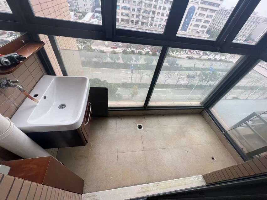 荷塘雅居 3室2厅1卫