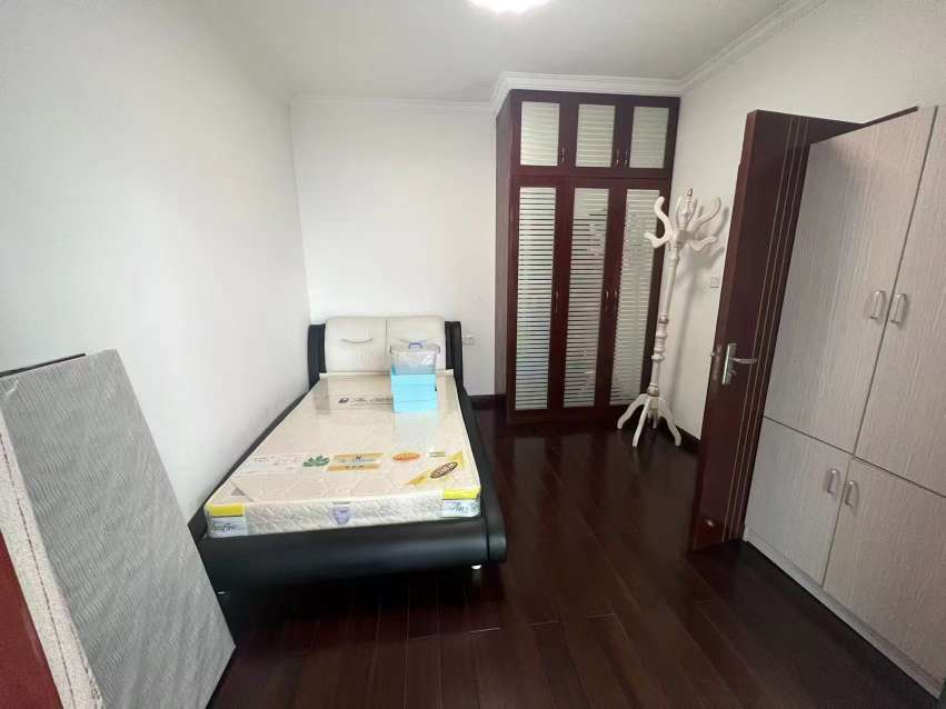 荷塘雅居 3室2厅1卫