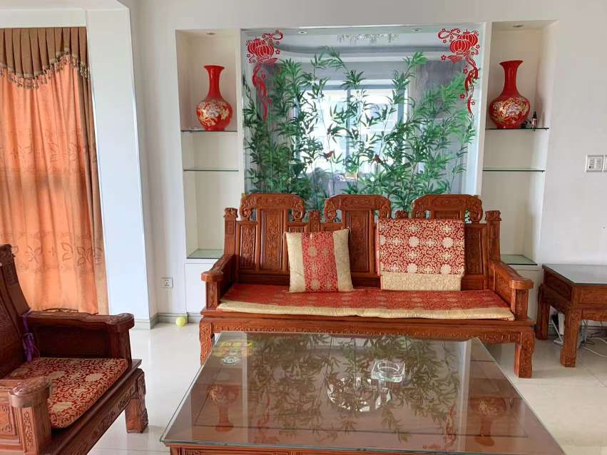 名人花园 4室2厅2卫