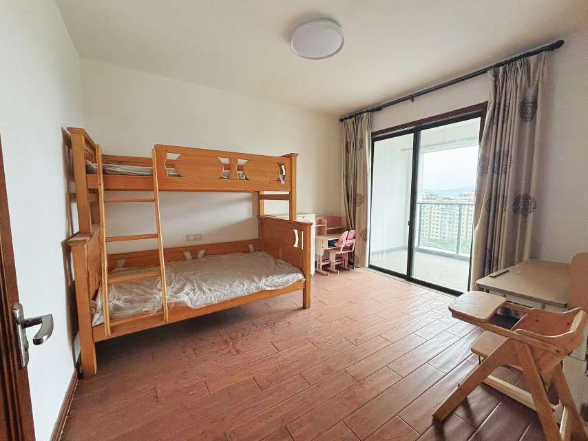 城市花园(套房) 4室2厅2卫