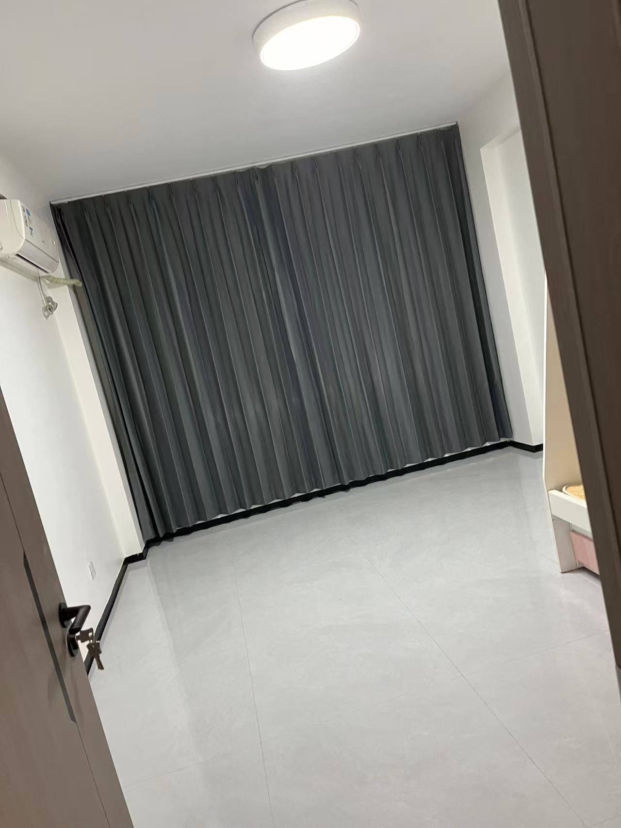 名人花园 4室3厅2卫