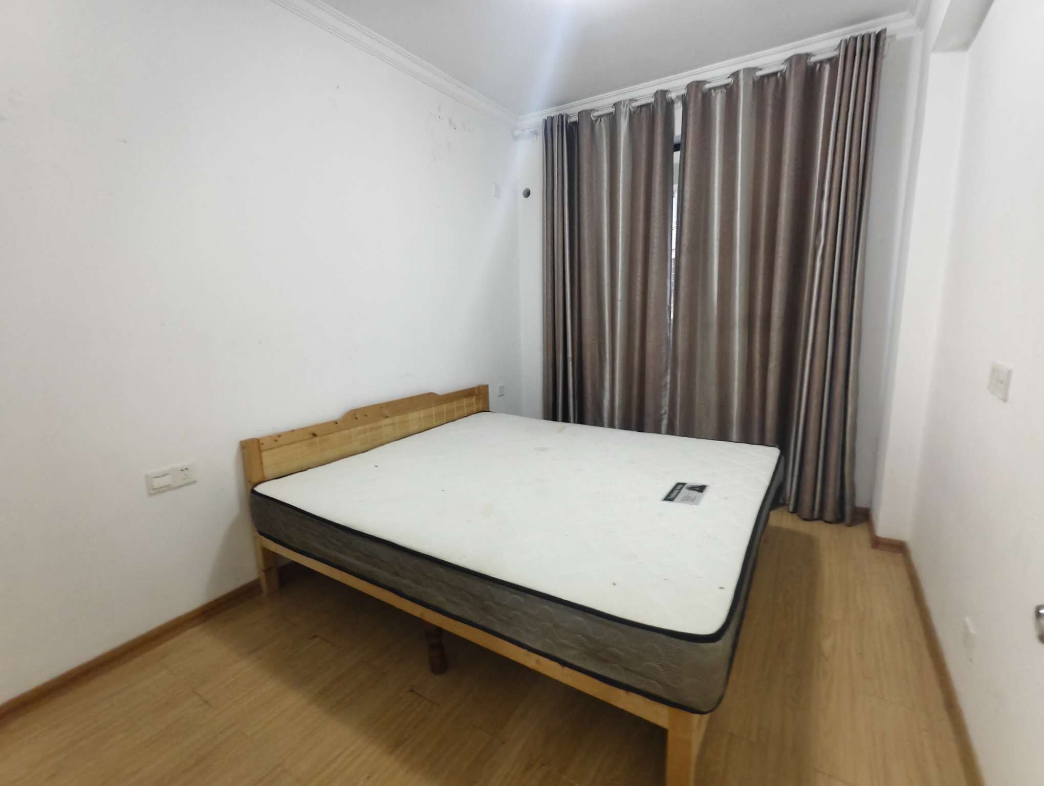 荷塘雅居 3室1厅1卫