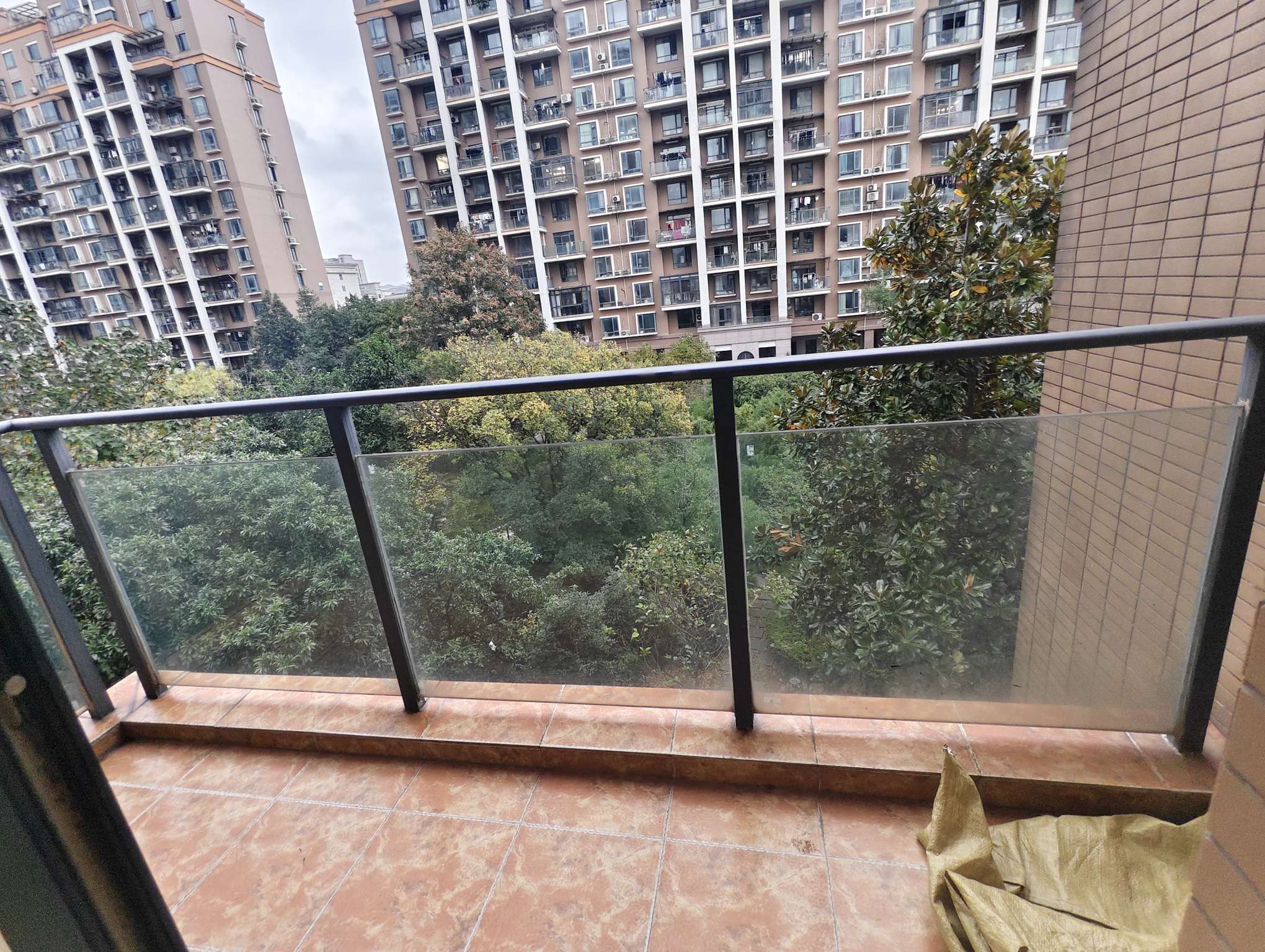 荷塘雅居 3室1厅1卫