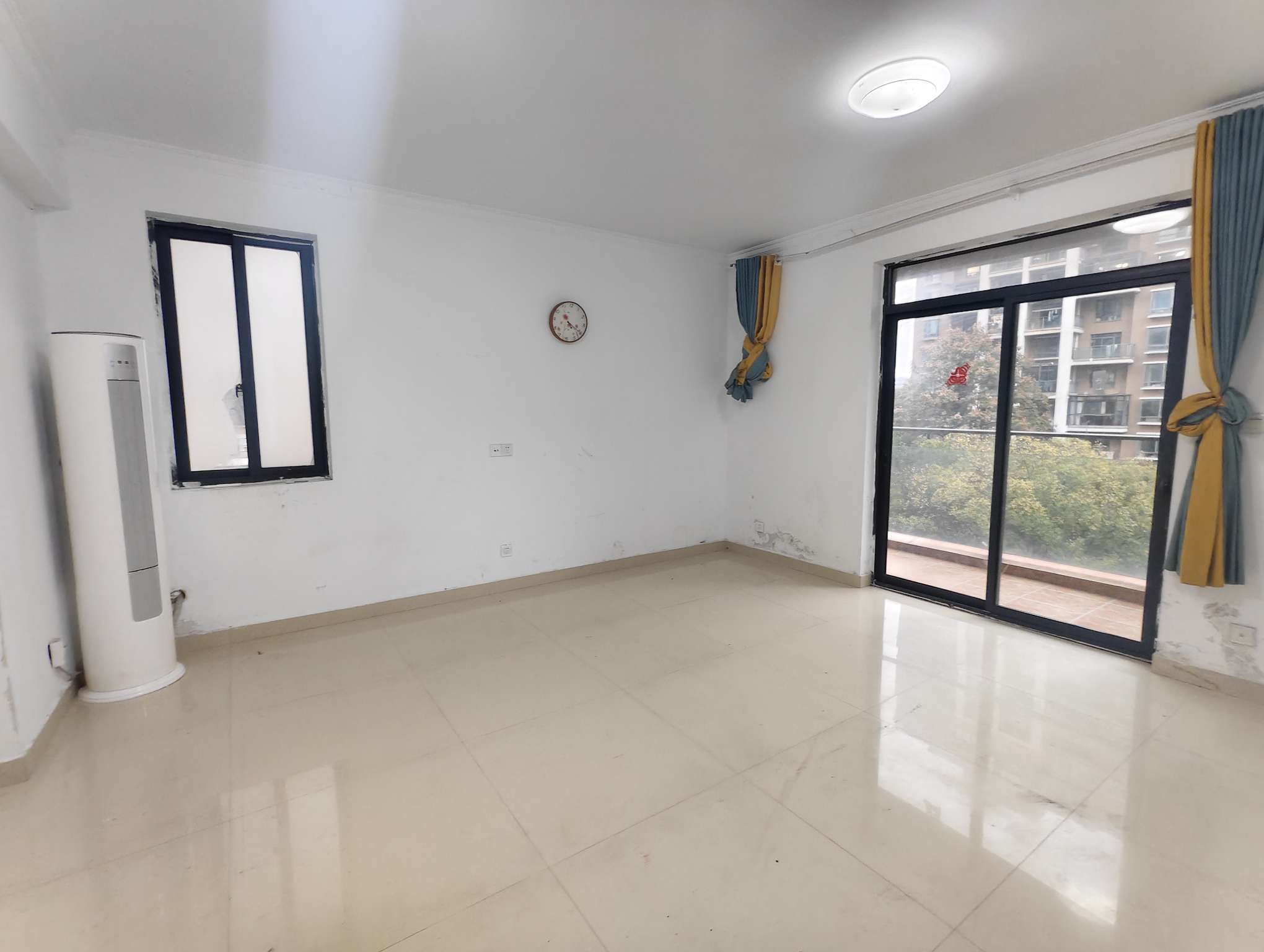 荷塘雅居 3室1厅1卫