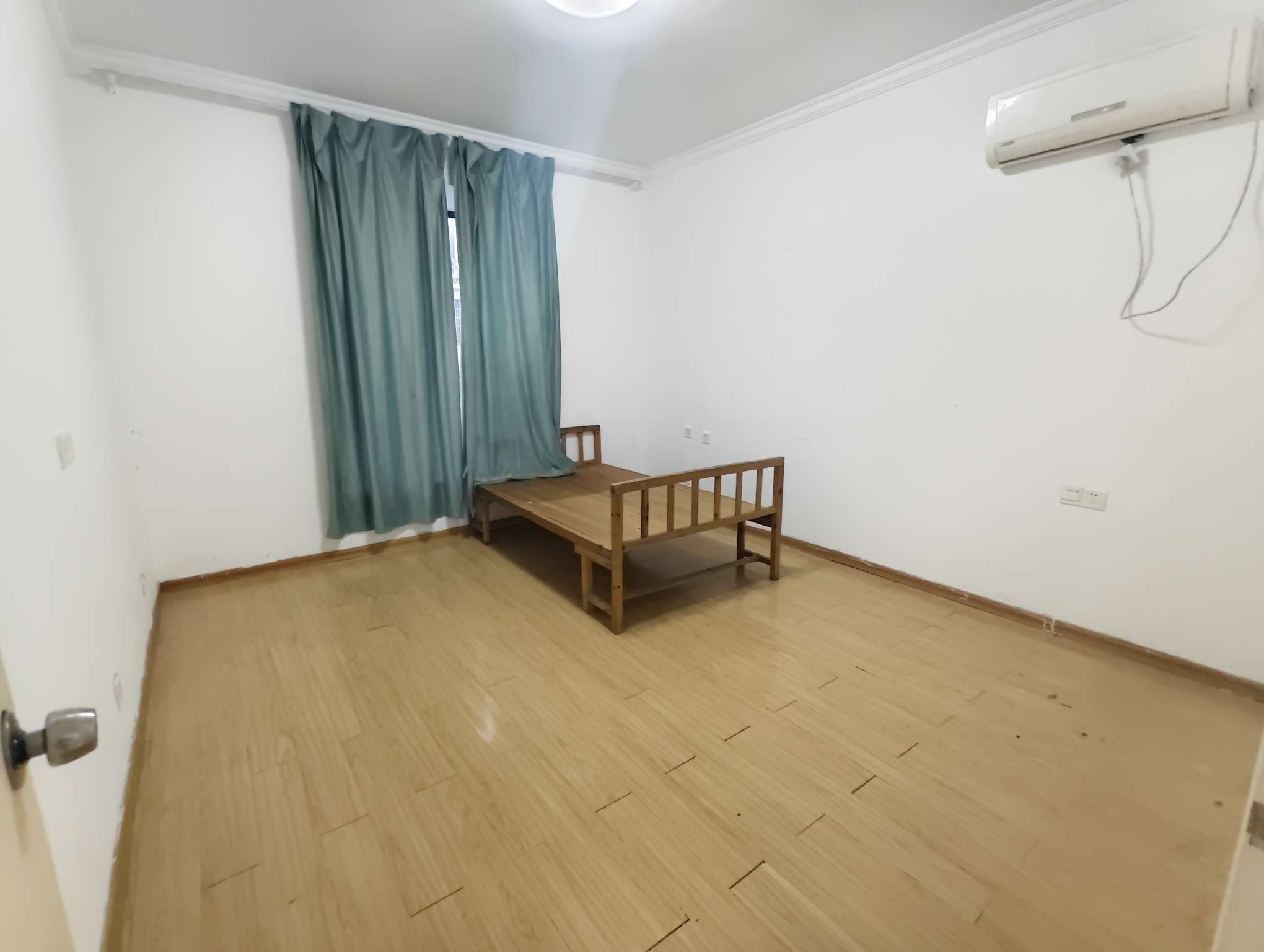 荷塘雅居 3室1厅1卫