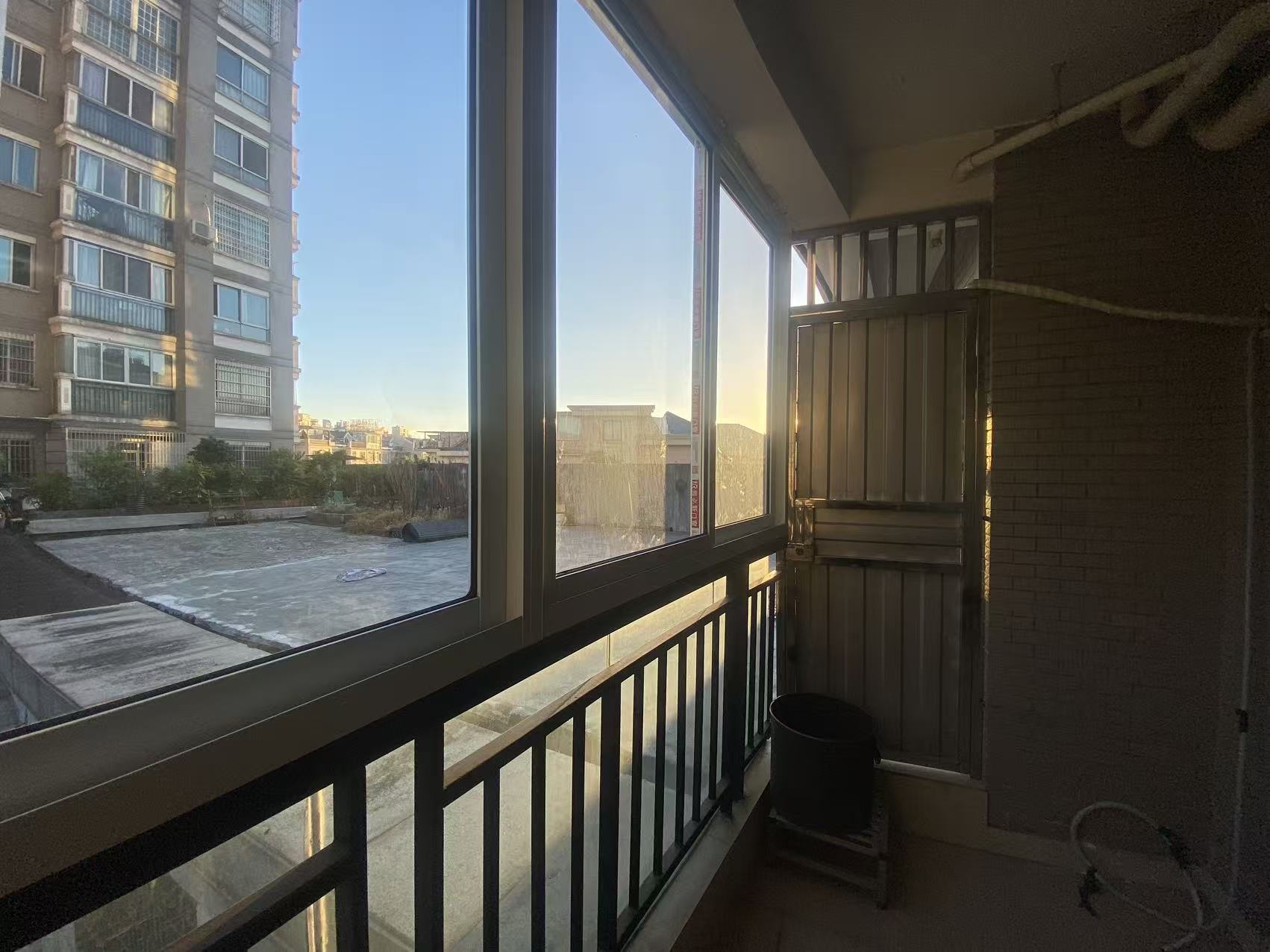 银河湾 3室2厅2卫