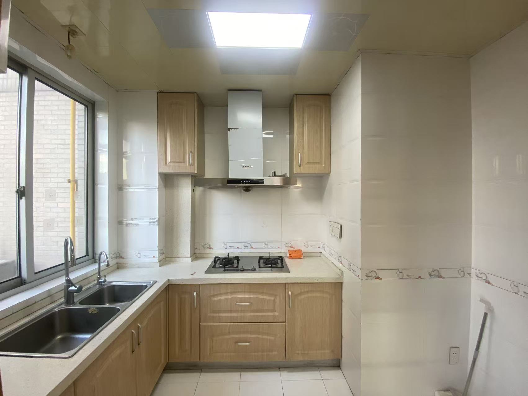 银河湾 3室2厅2卫