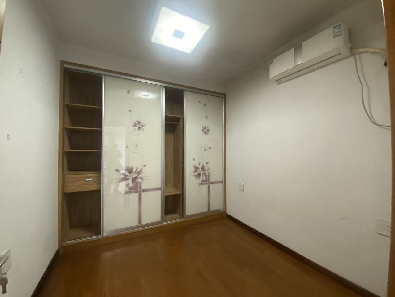 银河湾 3室2厅2卫