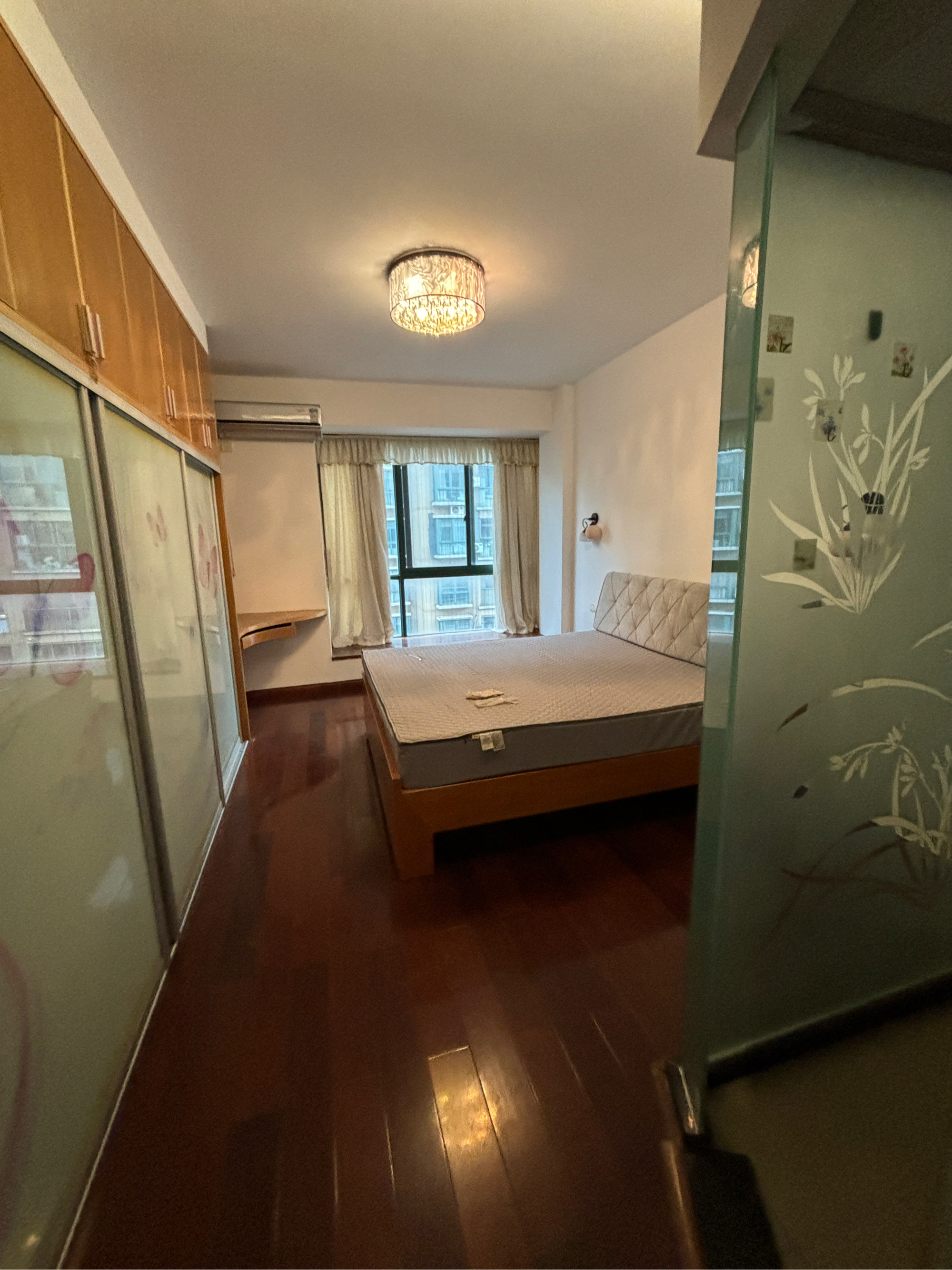 国际村 3室2厅2卫