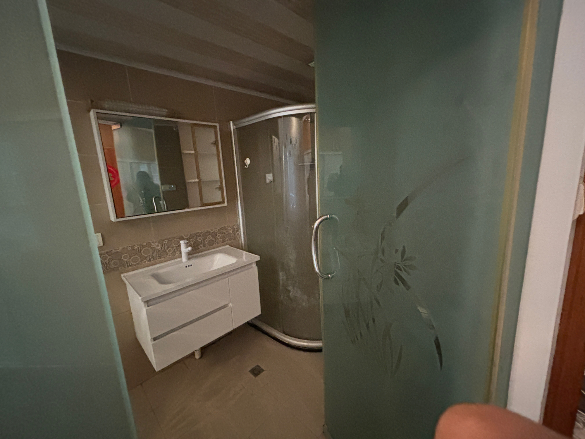 国际村 3室2厅2卫