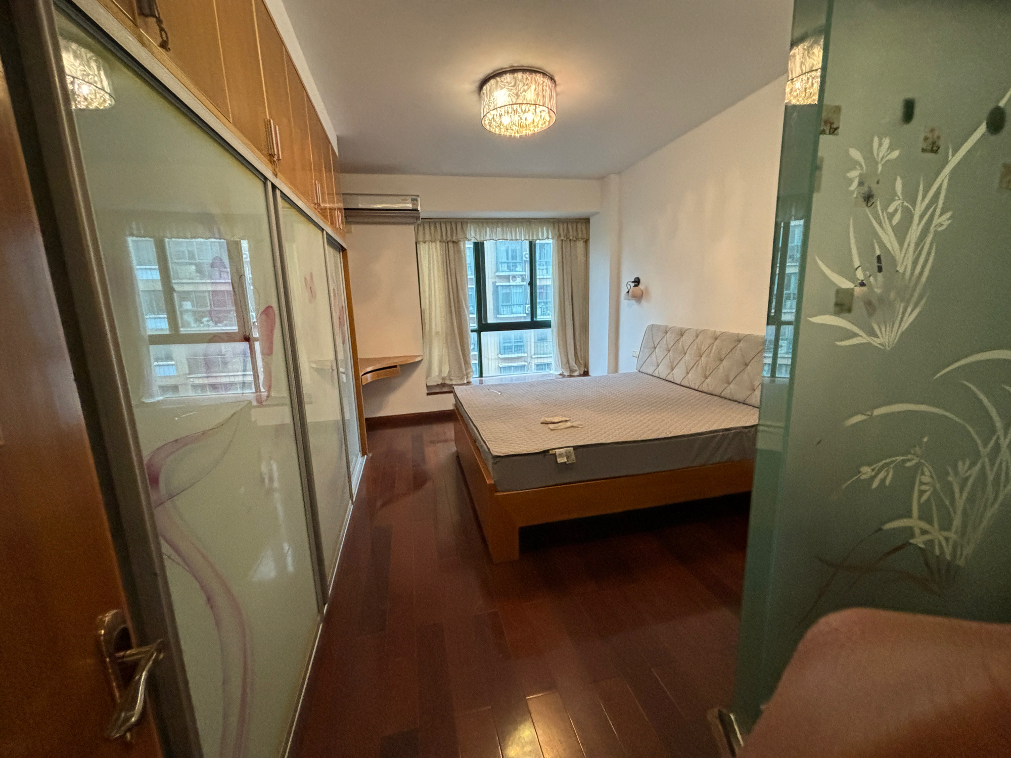 国际村 3室2厅2卫