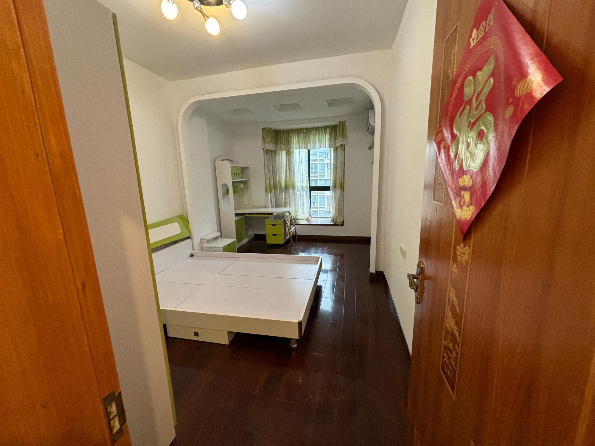 国际村 3室2厅2卫