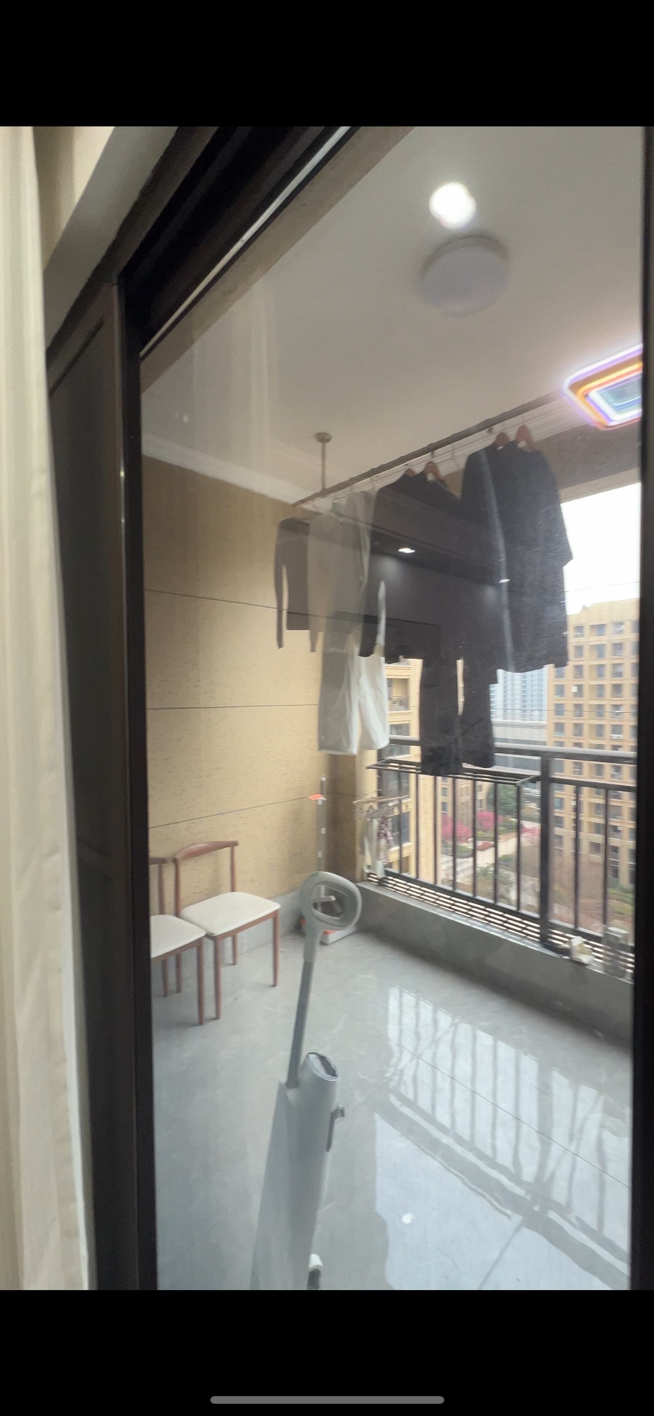 群英三区 3室2厅2卫