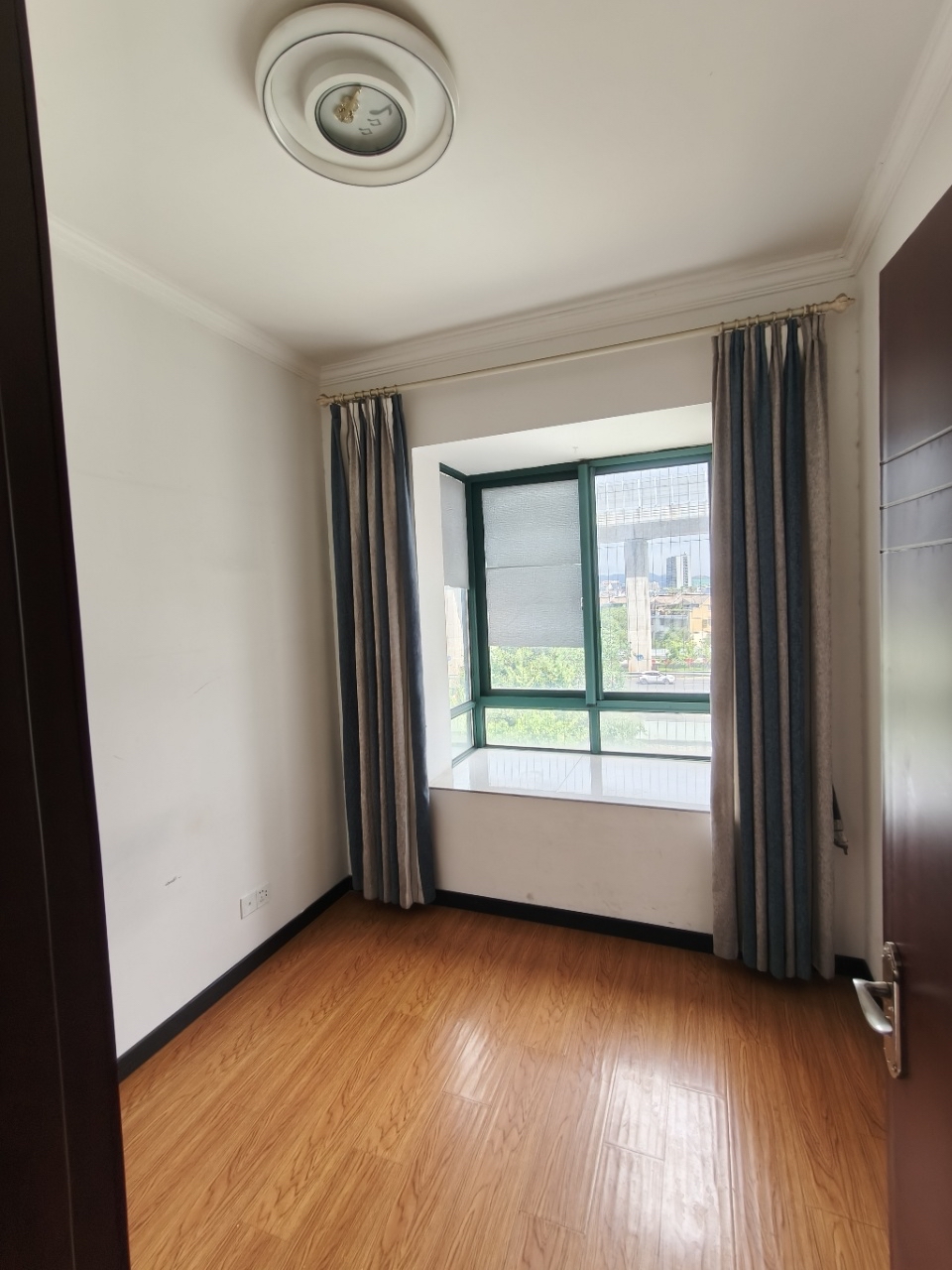 解放新苑 3室2厅2卫