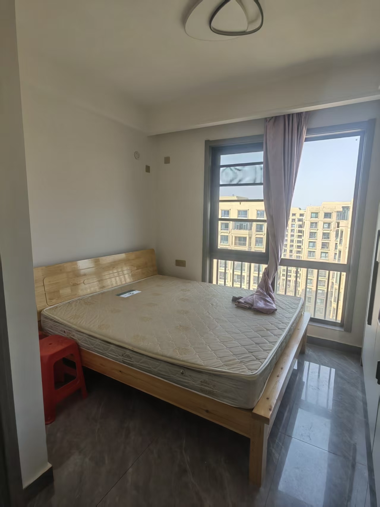 群英三区 3室1厅2卫