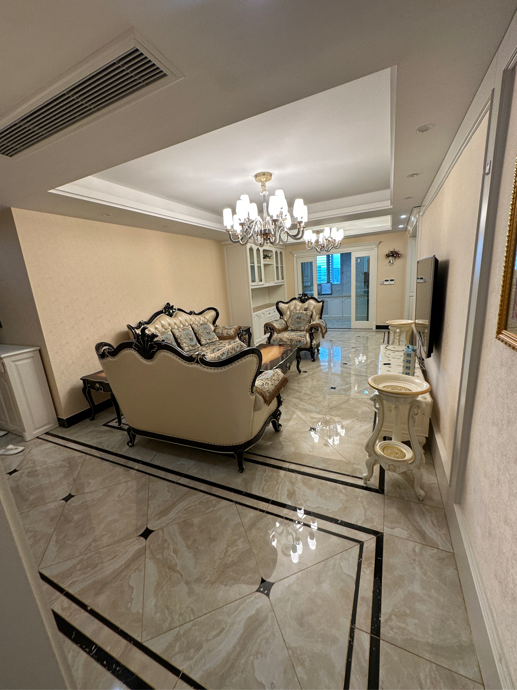 世贸中心 3室2厅1卫