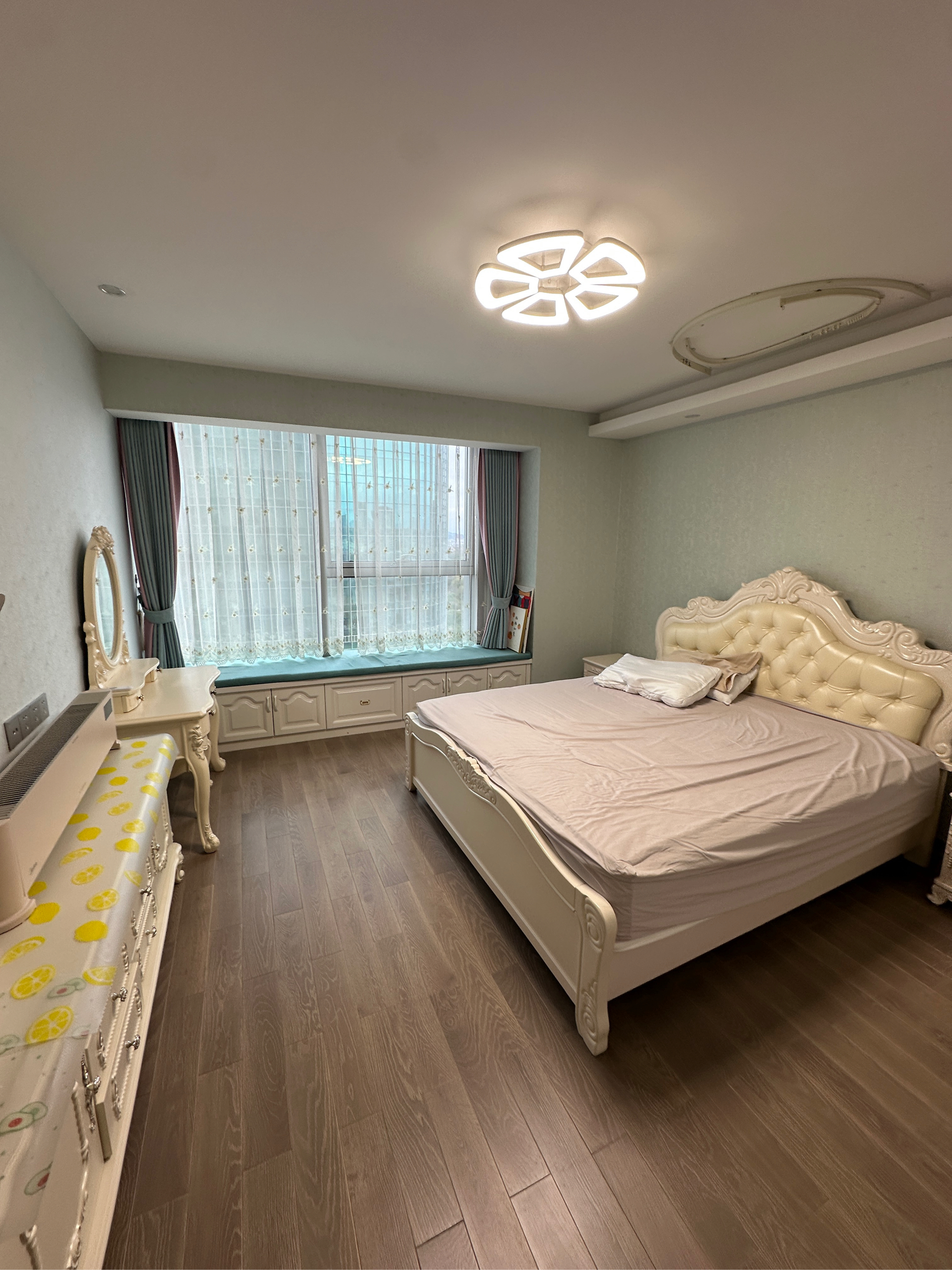 世贸中心 3室2厅1卫