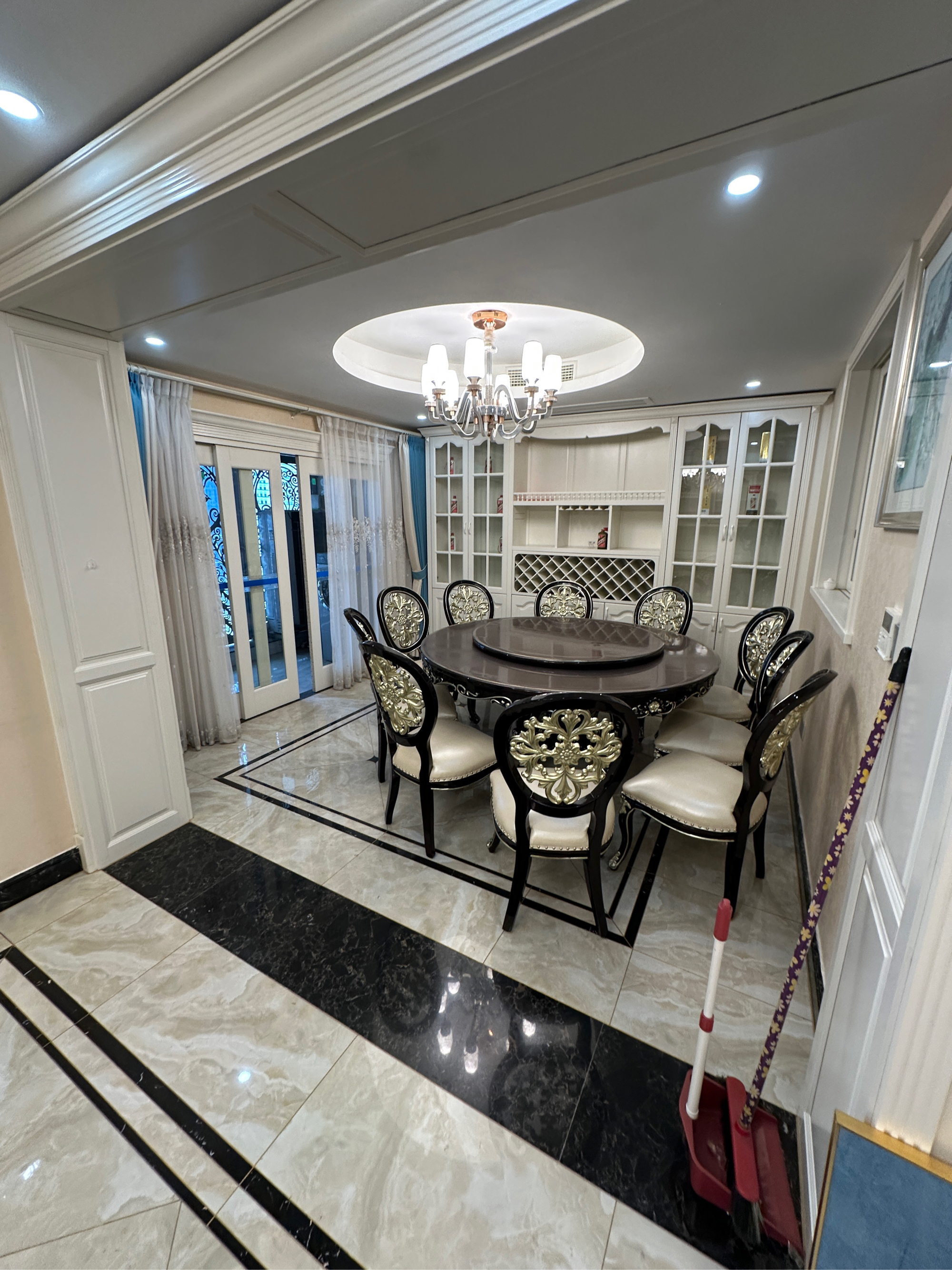 世贸中心 3室2厅1卫