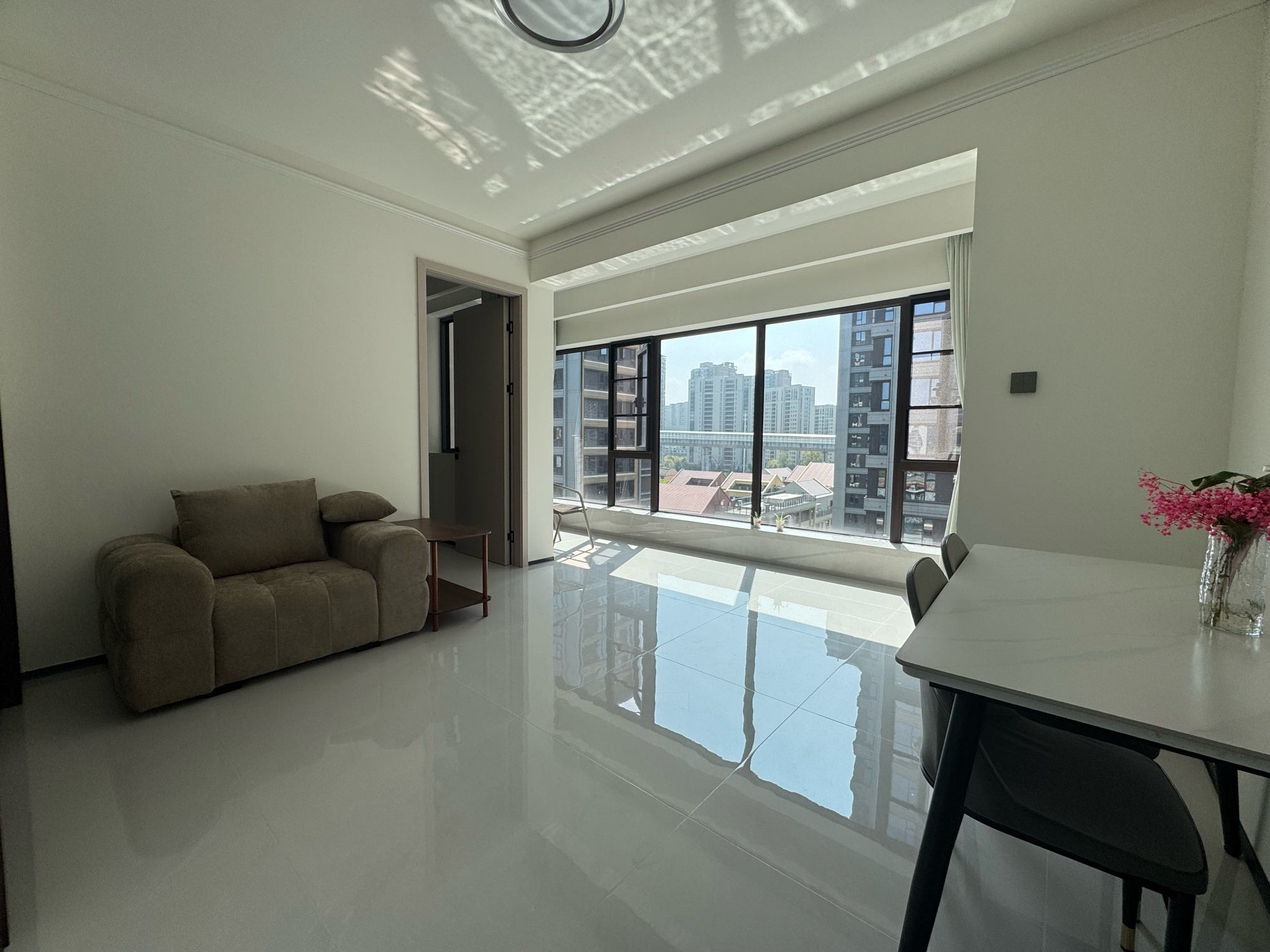 建设悦府 2室2厅2卫