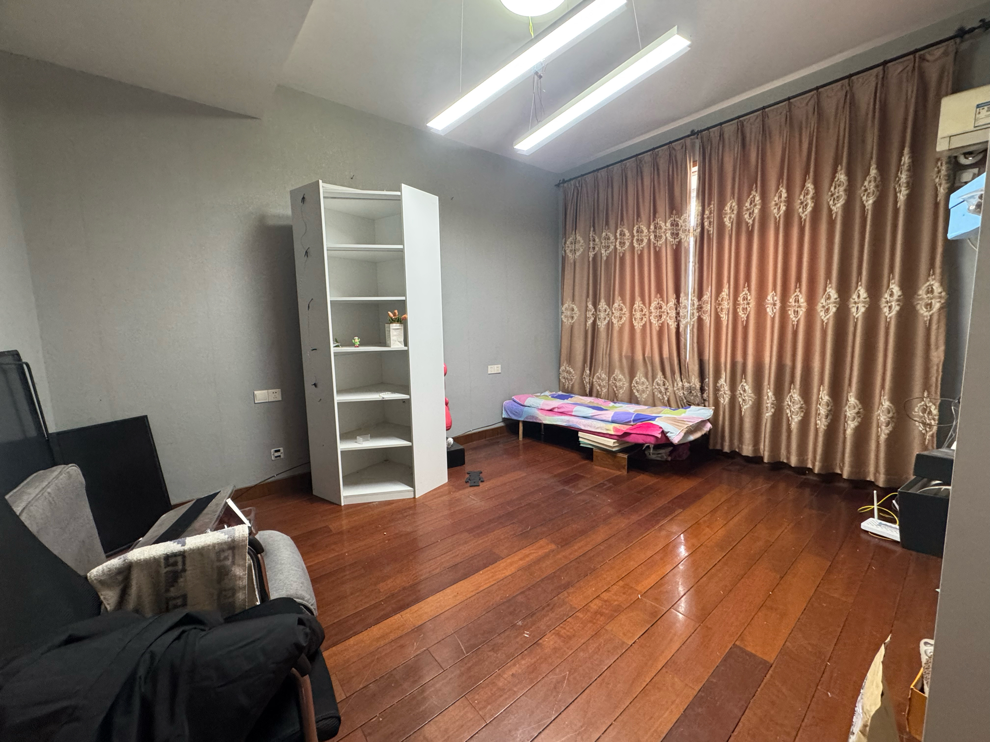 建设二村 6室2厅4卫