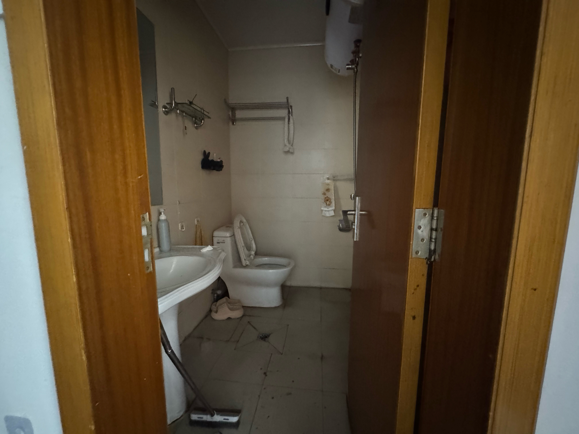 建设二村 6室2厅4卫