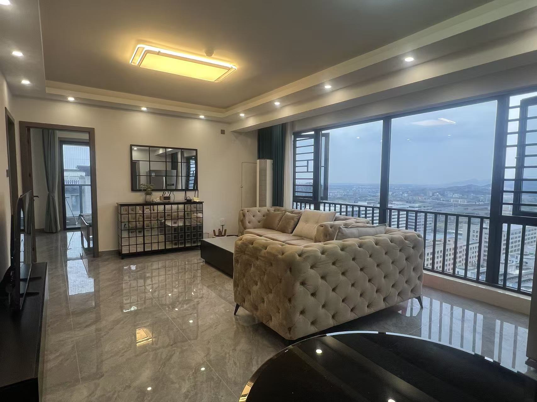 丽景湾 3室2厅2卫