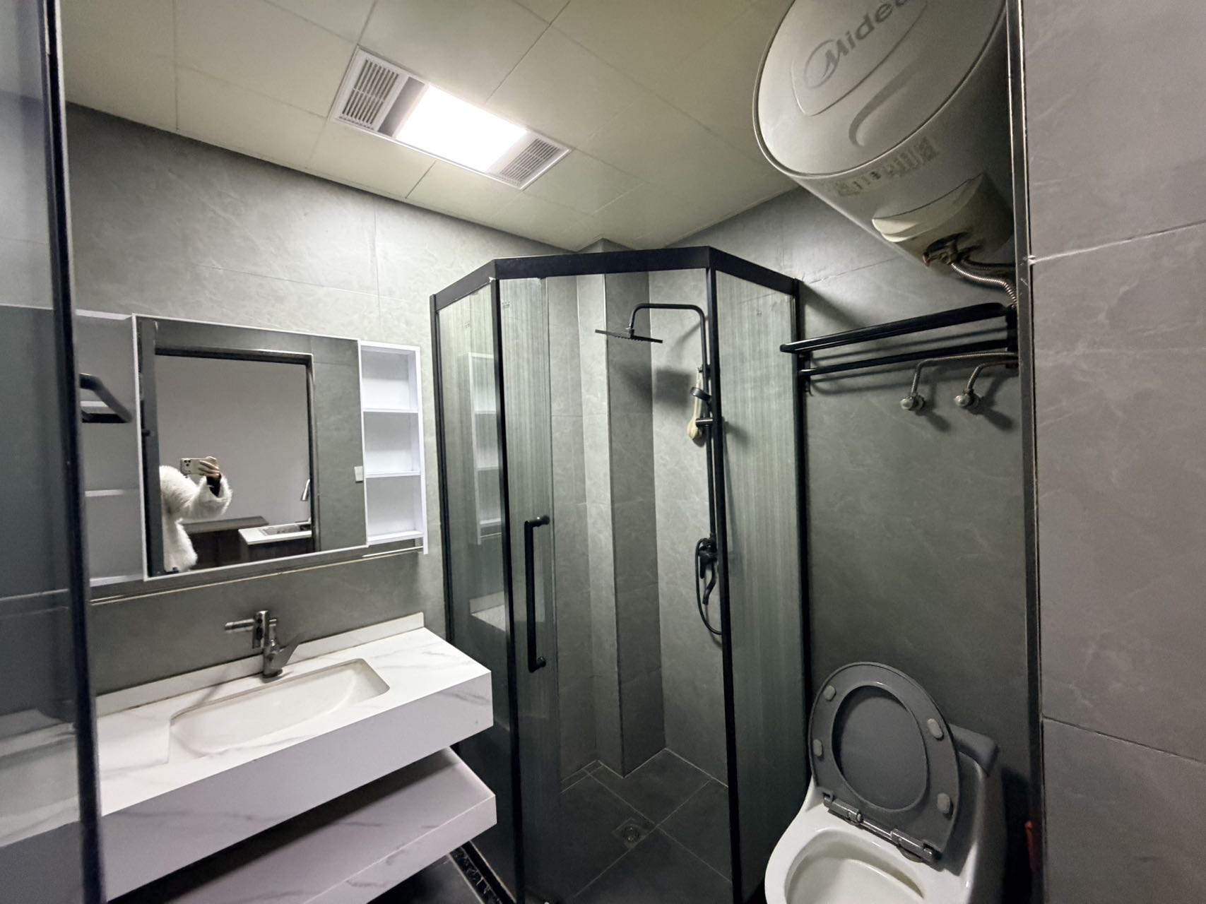 小三里塘 2室1厅1卫