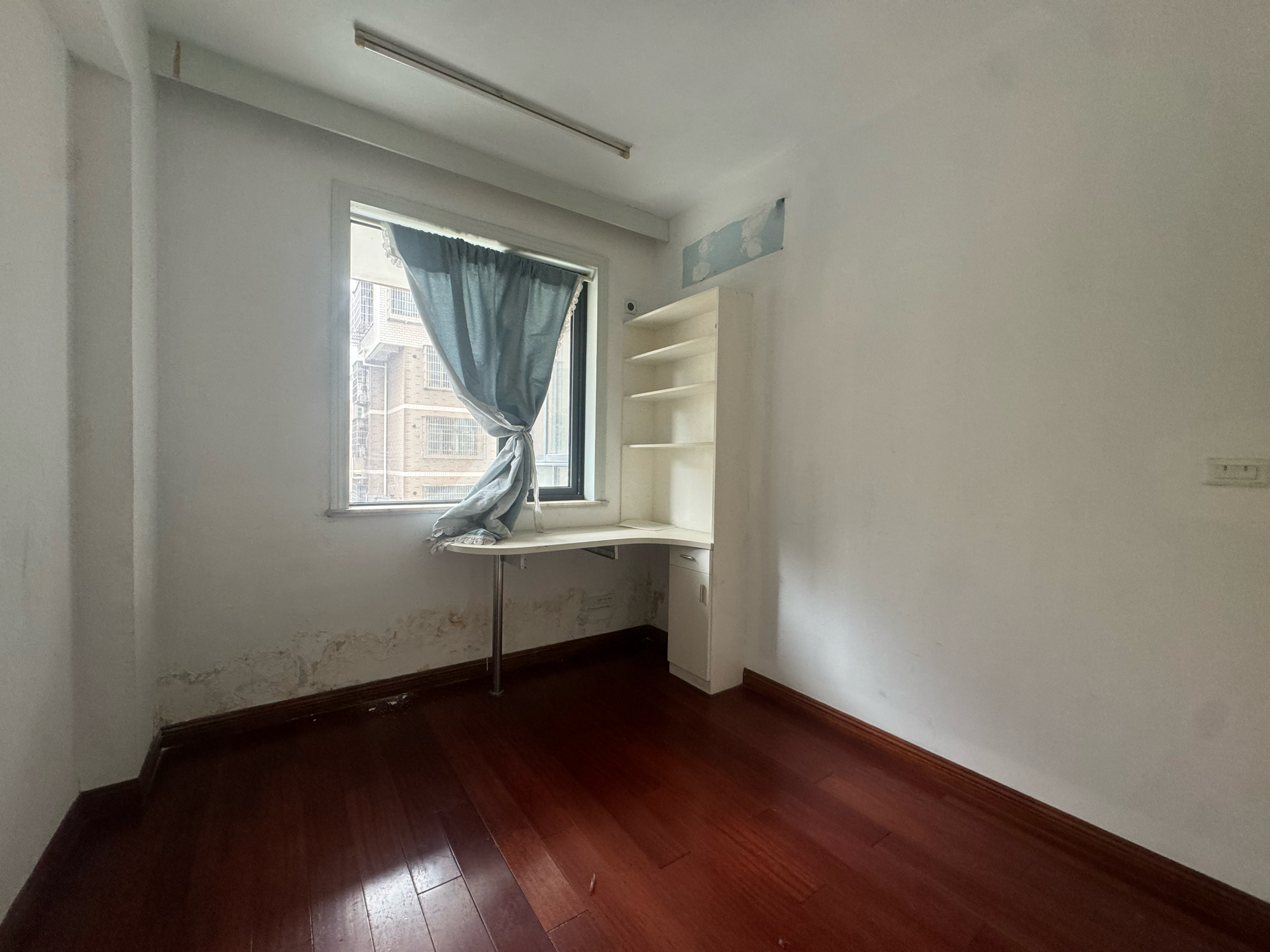 荷塘雅居 3室2厅1卫