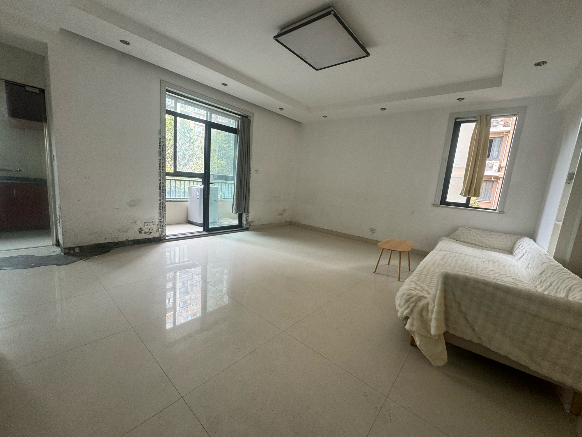 荷塘雅居 3室2厅1卫