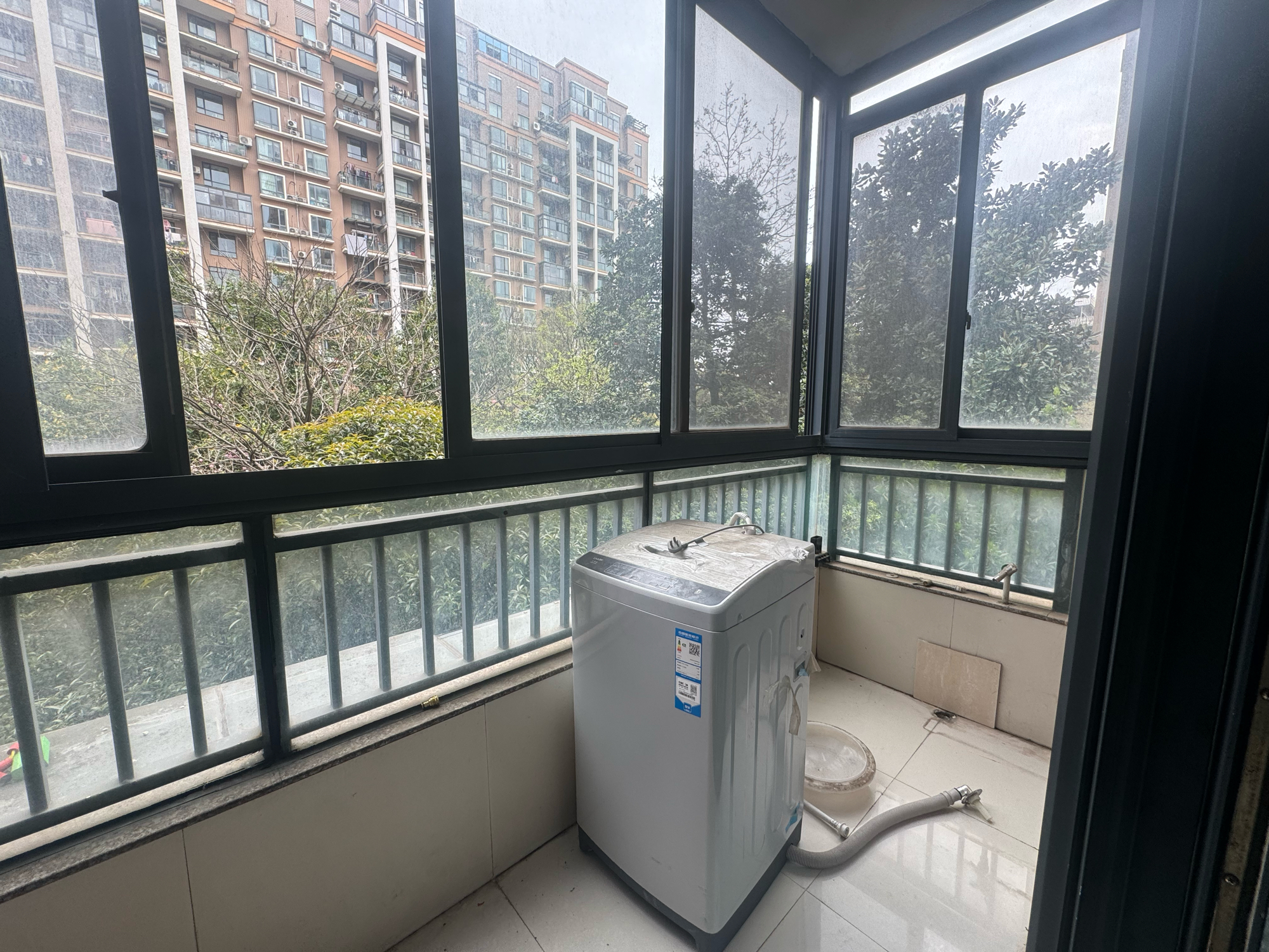 荷塘雅居 3室2厅1卫